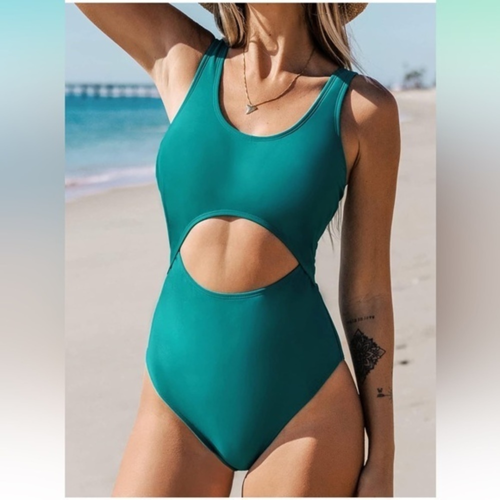 Women Swimsuit One‎ Piece Scoop Neck Cutout Front U Shape Back Bathing Suit M